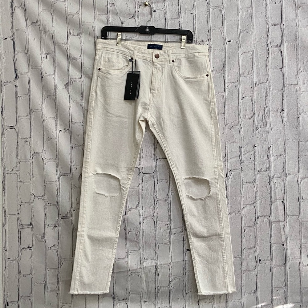 Men’s distressed skinny jeans